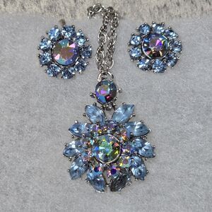 Crown TRIFARI Vintage 1950s Clear Blue Rhinestone Necklace Earring Set